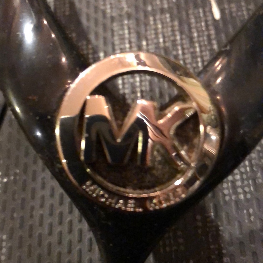 Michael Kors flip flop. - Picture 3 of 3
